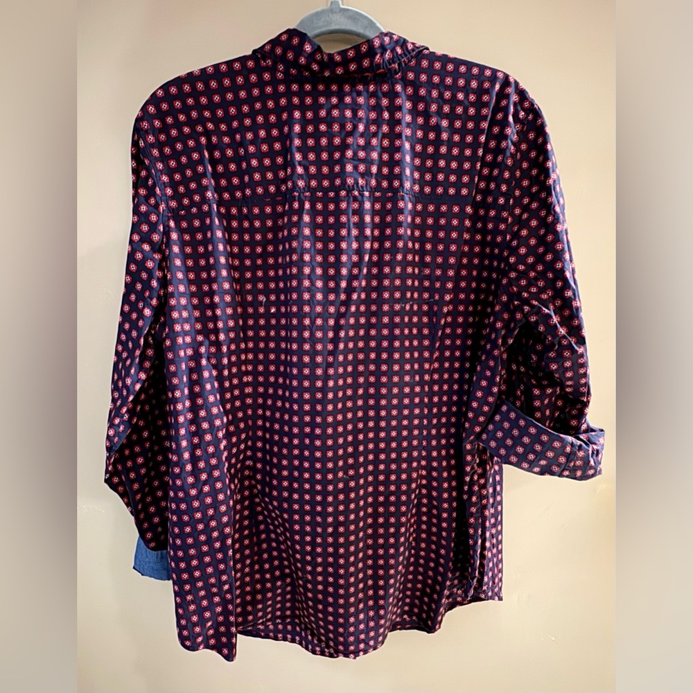 Talbots Size 20W Tab Sleeve Blouse in Navy w Red, Blue, & White Daisy Print - Picture 4 of 4
